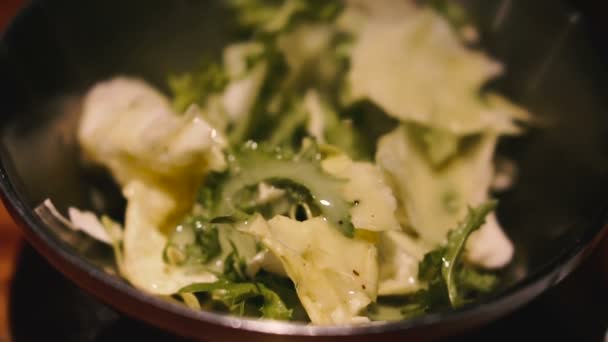 Insalata Cottura Con Erbe Cavolo — Video Stock