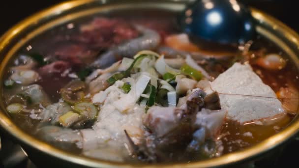 シーフードスープ韓国料理の料理 — ストック動画