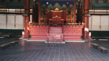 Seul Güney Kore - 26 Ocak 2019. Seul tarihi müzeleri. Şık Koreliler müzeyi ziyaret