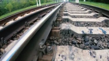 Tren. Trenle trenle.