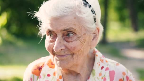 Бабушка Портрет Столетней Бабушки — стоковое видео