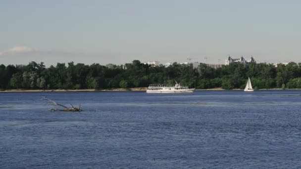 River Rivière Avec Transport Par Eau Dnepr River Ukraine Kiev — Video