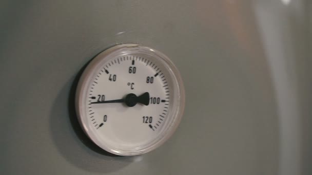 Temperatuursensor Ketelruimte Temperatuursensor Een Boiler Voor Het Verwarmen Van Een — Stockvideo