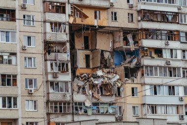 Evdeki patlama. Gaz sızıntısı sonucu ev havaya uçtu. Ukrayna. Kiev.