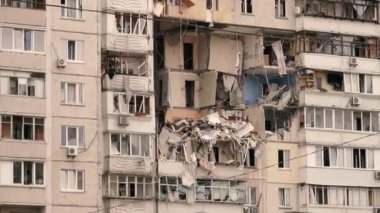 Evdeki patlama. Gaz sızıntısı sonucu ev havaya uçtu. Ukrayna. Kiev.