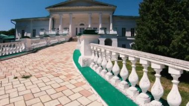 Saray. Galaganlar Sarayı. Turistik bir yer. Ukrayna. Chernihiv bölgesi.