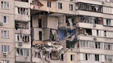 Evdeki patlama. Gaz sızıntısı sonucu ev havaya uçtu. Ukrayna. Kiev.