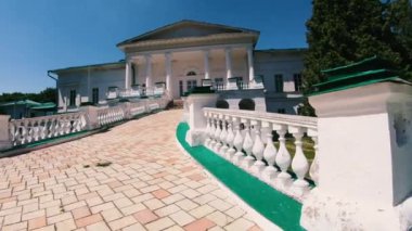 Saray. Galaganlar Sarayı. Turistik bir yer. Ukrayna. Chernihiv bölgesi.