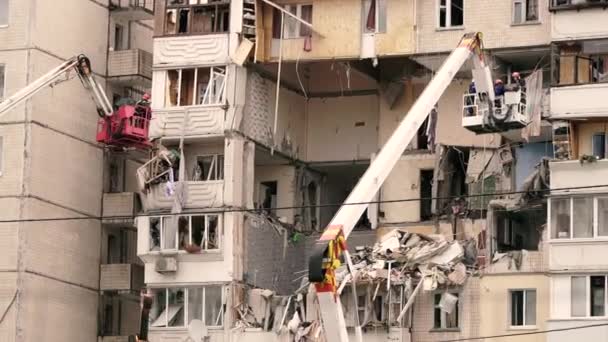 Kyiv Ukraine Juni 2020 Explosion Lägenhetsbyggnad Räddare Letar Efter Människor — Stockvideo