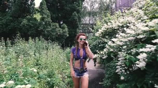 Mobile Phone Young Woman Talking Cell Phone — Stock Video