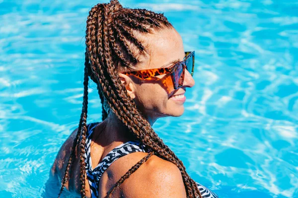 Piscina Mujer Deportiva Traje Baño Nada Piscina Retrato —  Fotos de Stock