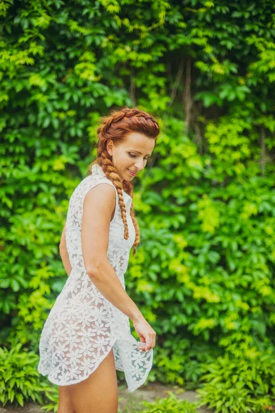 Retrato Retrato Una Mujer Vestida Blanco — Foto de Stock