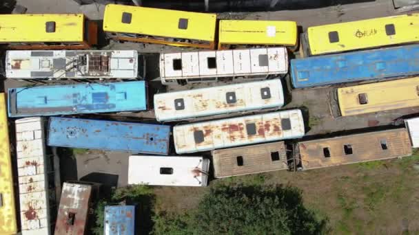 Arabaları Boşaltın Terk Edilmiş Otobüs Çöplüğü — Stok video