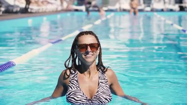 Piscina Donna Costume Bagno Nuota Piscina — Video Stock