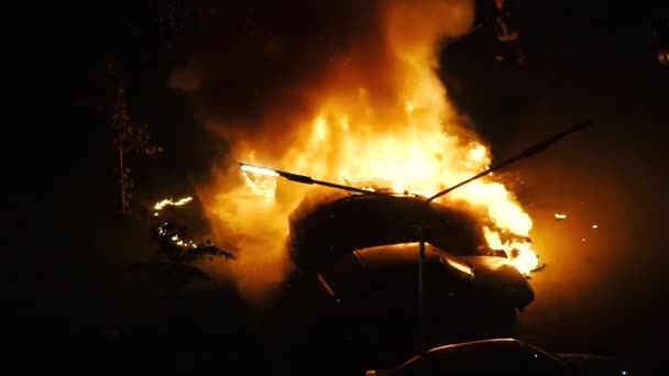 Fuego Coche Incendió Estacionamiento — Vídeos de Stock