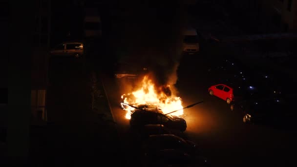 Fuego Coche Incendió Estacionamiento — Vídeo de stock