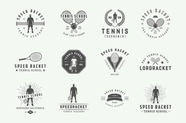 Vintage Tenis logolar, amblemler, rozetler, etiketleri ve tasarım öğeleri kümesi. Vektör çizim. Tek renkli grafik sanatı.