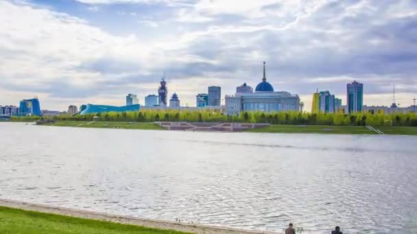 A Yesil folyó Astana városában — Stock videók