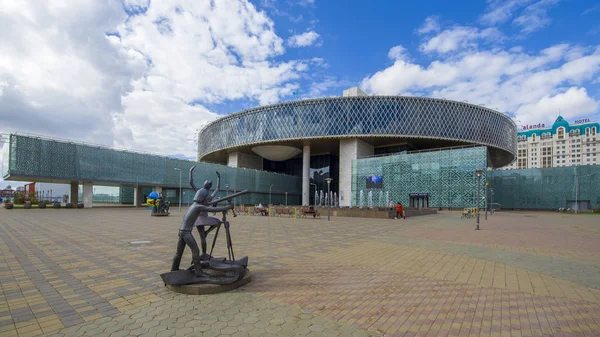 Okul Astana şehir içinde Sarayı. Kazakistan. Fotoğraf 25.09.2018 çekilmişti