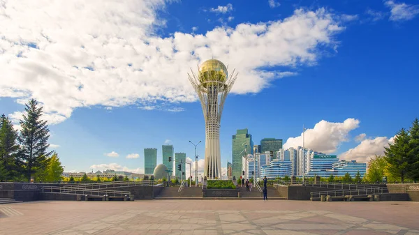 Astana içinde merkezi bulval. Kazakistan. Fotoğraf 30.09.2018 çekilmişti