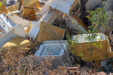 Buzdolabı ve yalıtımlı paneller çevreyi kirletiyor.