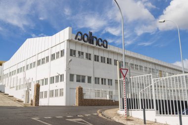 Solinca classic gym building in alfragide, portugal, showing its logo and main entrance