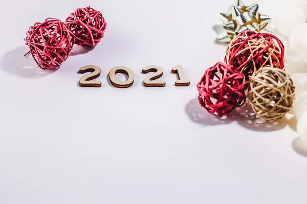 Vrolijk Kerstfeest Gelukkig Nieuwjaarsconcept Houten Nummers 2021 Kleine Stralende Bolletjes — Stockfoto