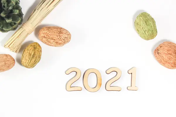 2021年新年快乐 新年理念 2021年浅色背景数字 新年装饰 与白色隔离 — 图库照片