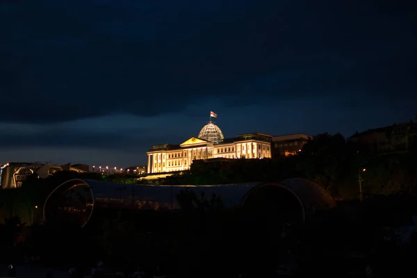 Tbilisi, Georgia,Presidential Administration of Georgia (Presidential palace) at night. — Stock Photo, Image