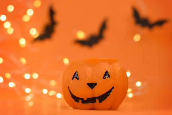 Boldog Halloweent Tök Denevérek Narancssárga Háttérrel Ragyogó Bokeh Háttér — Stock Fotó
