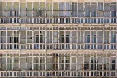 Kuzey İspanya 'da tipik bir ev penceresi