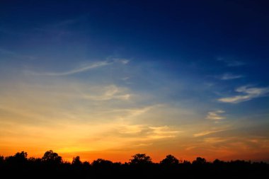Günbatımında gökyüzünün güzel atmosfer