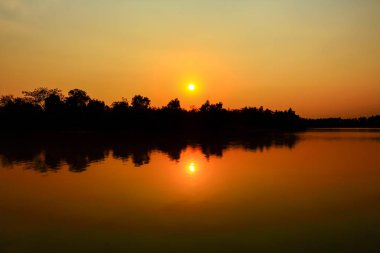 Gün batımında güzel gökyüzü atmosfer.