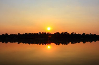 Gün batımında güzel gökyüzü atmosfer.
