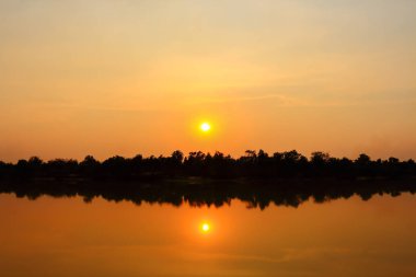 Gün batımında güzel gökyüzü atmosfer.