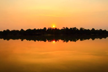 Gün batımında güzel gökyüzü atmosfer.