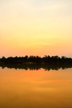 Gün batımında güzel gökyüzü atmosfer.