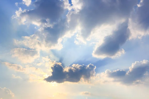 Bulut gökyüzü güzel atmosfer.