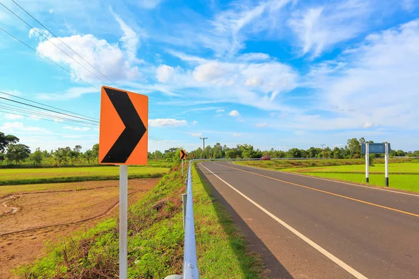 Céu Bonito Longos Trechos Estrada — Fotografia de Stock