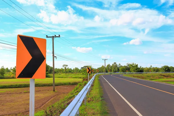 Céu Bonito Longos Trechos Estrada — Fotografia de Stock