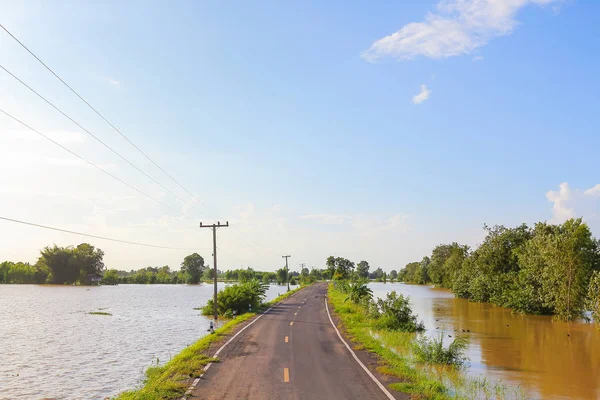 Kırsal yol Tayland güzel.