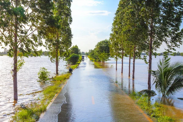 Kırsal yol Tayland güzel.