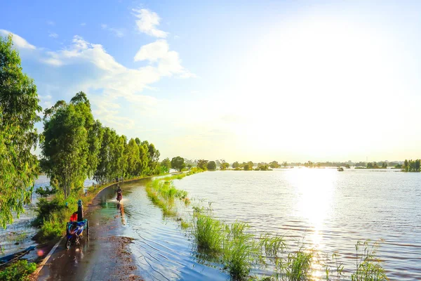 Kırsal yol Tayland güzel.
