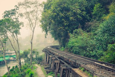 Ölüm Demiryolu Köprüsü Kanchanaburi İl Tayland, Kwai Noi Nehri.