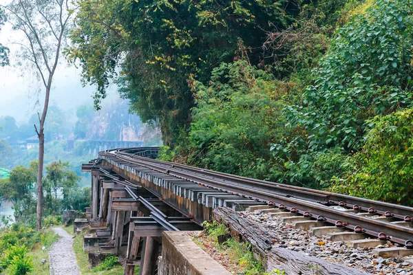 Ölüm Demiryolu Köprüsü Kanchanaburi İl Tayland, Kwai Noi Nehri.