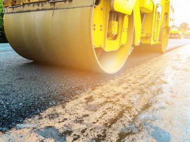 Yol silindiri yol inşaat makinaları. Ulaşım onarım.