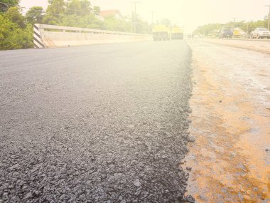Yol silindiri yol yapım makineleri.