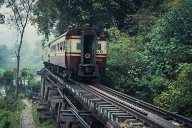 Ölüm Demiryolu Köprüsü Kanchanaburi İl Tayland, Kwai Noi Nehri.