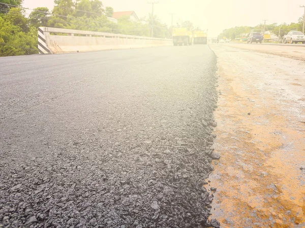 Yol silindiri yol yapım makineleri.