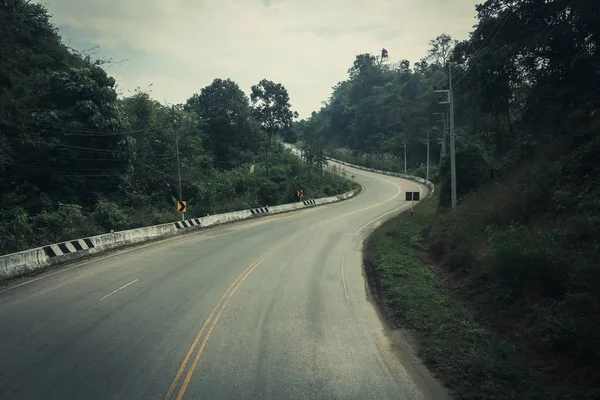 Route Vers Montagne Avec Des Courbes Dangereuses — Photo